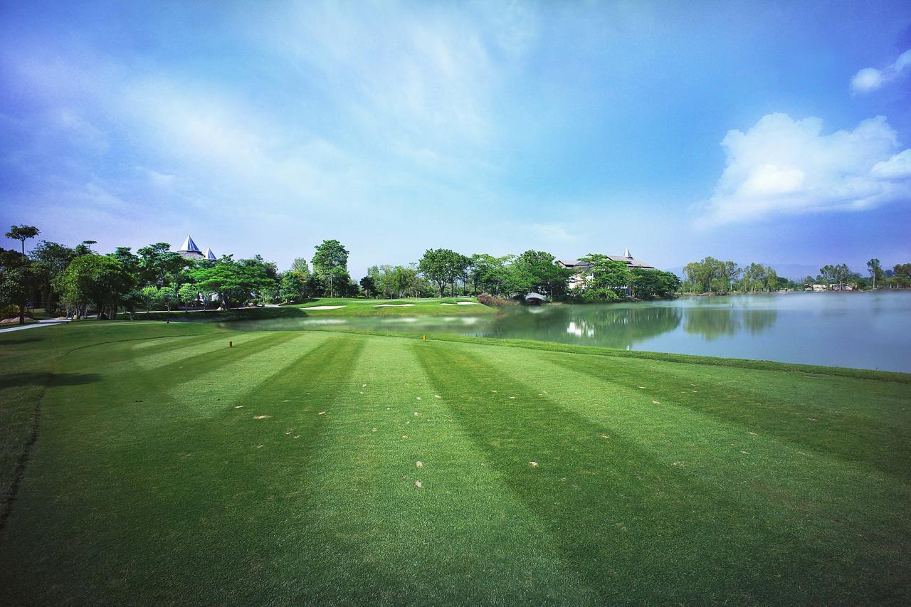Готель Gassan Legacy Golf Club Лампхун Екстер'єр фото